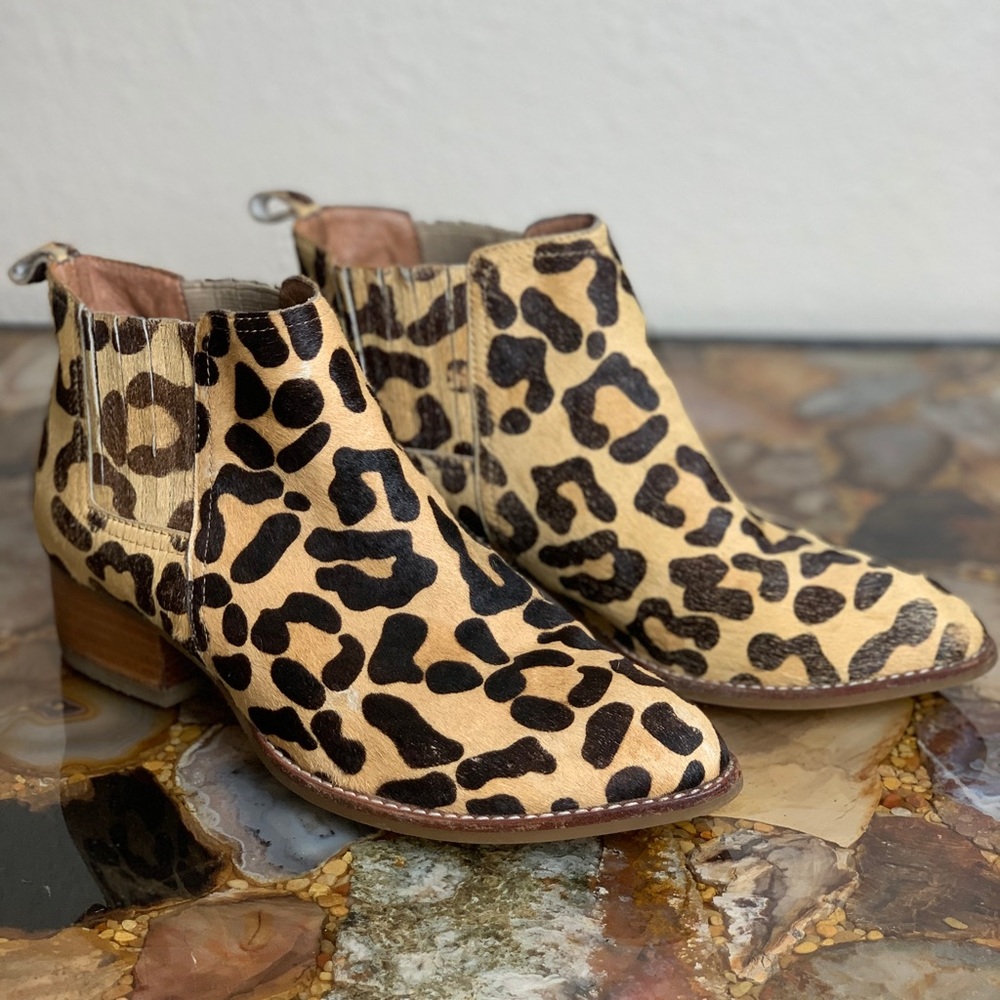 Jeffrey Campbell Metcalf Leopard Chelsey Boots